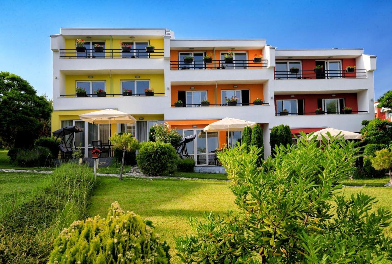 Stayinn Rainbow Houses Beachfront By Asteri Hotels Sunny Beach Dış mekan fotoğraf