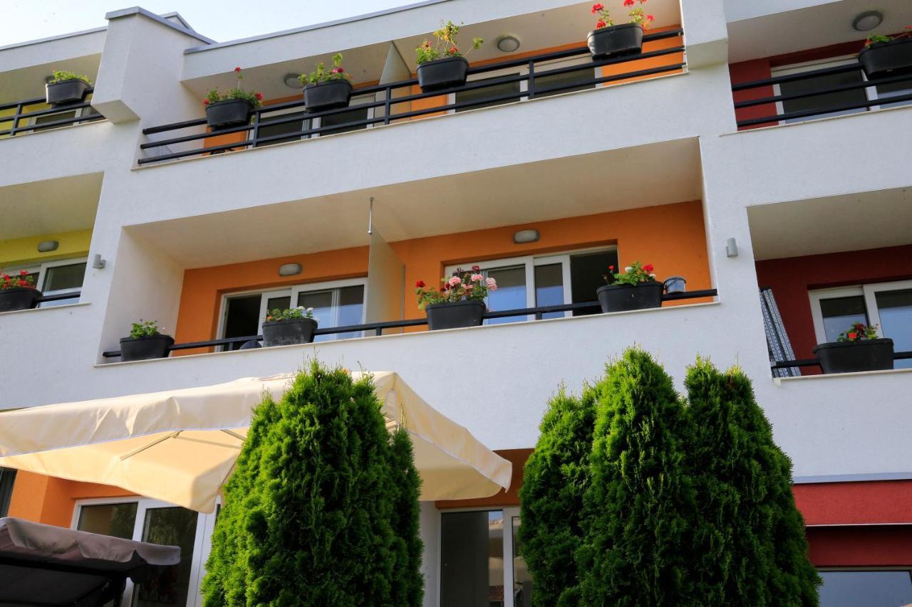 Stayinn Rainbow Houses Beachfront By Asteri Hotels Sunny Beach Dış mekan fotoğraf
