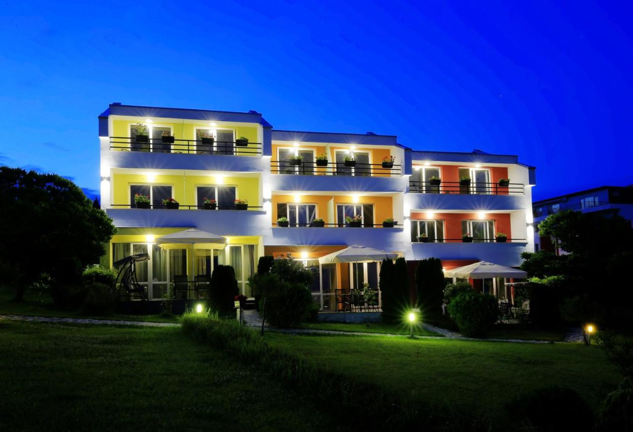 Stayinn Rainbow Houses Beachfront By Asteri Hotels Sunny Beach Dış mekan fotoğraf